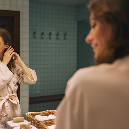 Post Hotel & Spa Лейк Луис Екстериор снимка