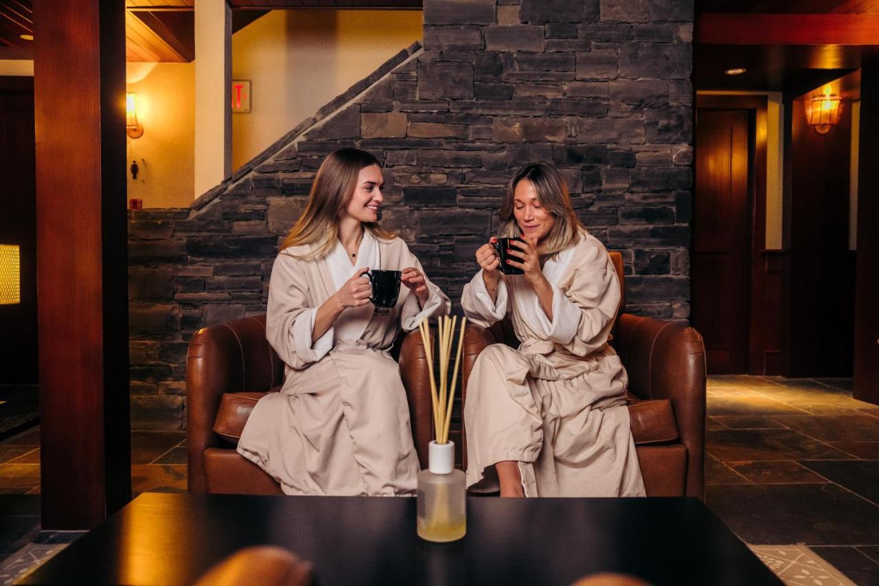 Post Hotel & Spa Лейк Луис Екстериор снимка