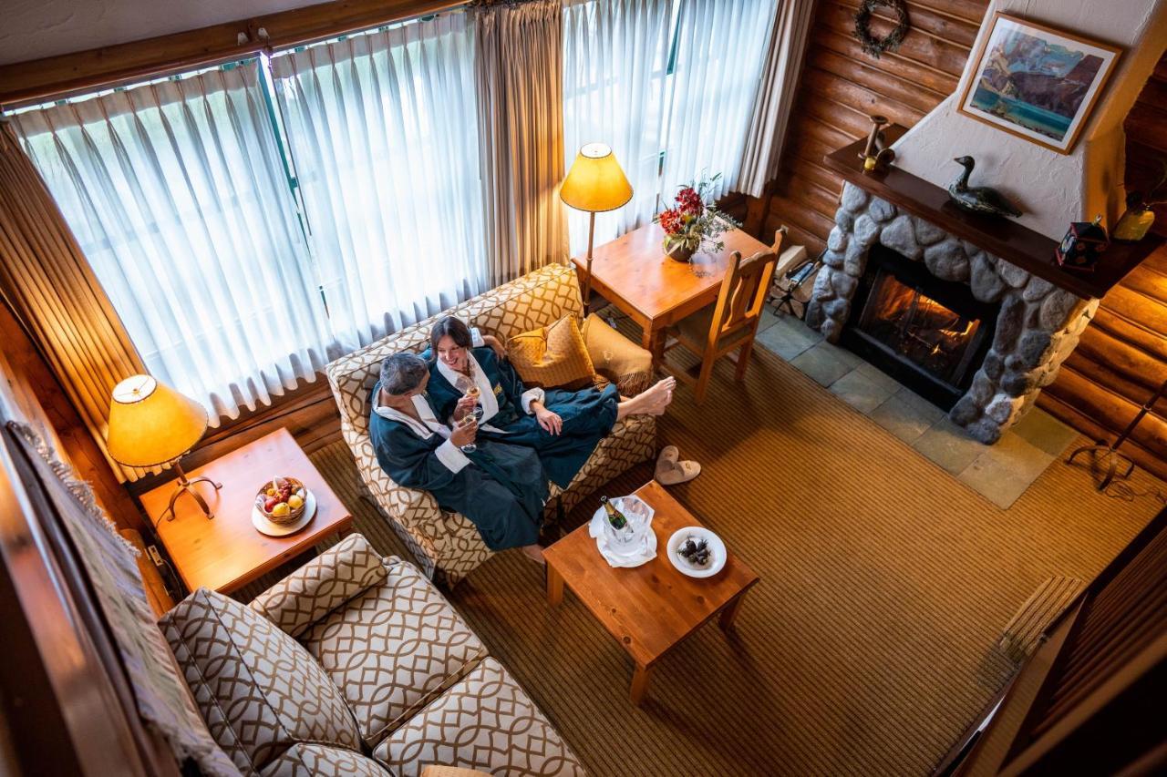 Post Hotel & Spa Лейк Луис Екстериор снимка