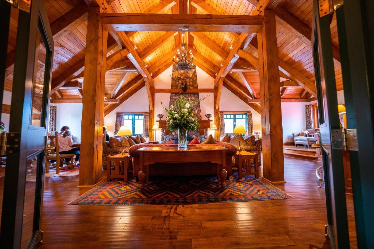 Post Hotel & Spa Лейк Луис Екстериор снимка