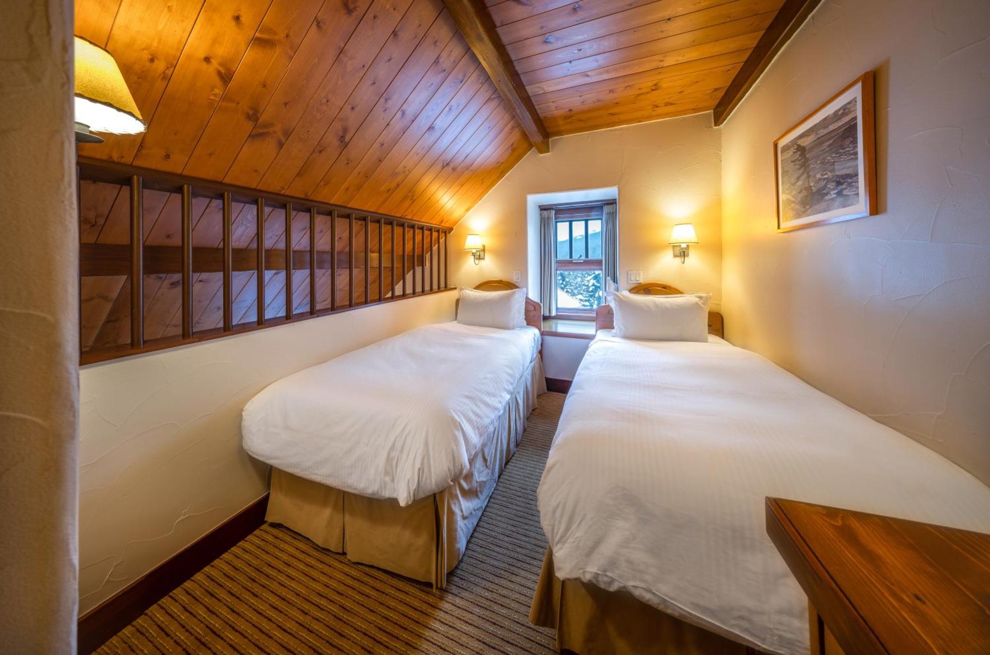 Post Hotel & Spa Лейк Луис Екстериор снимка