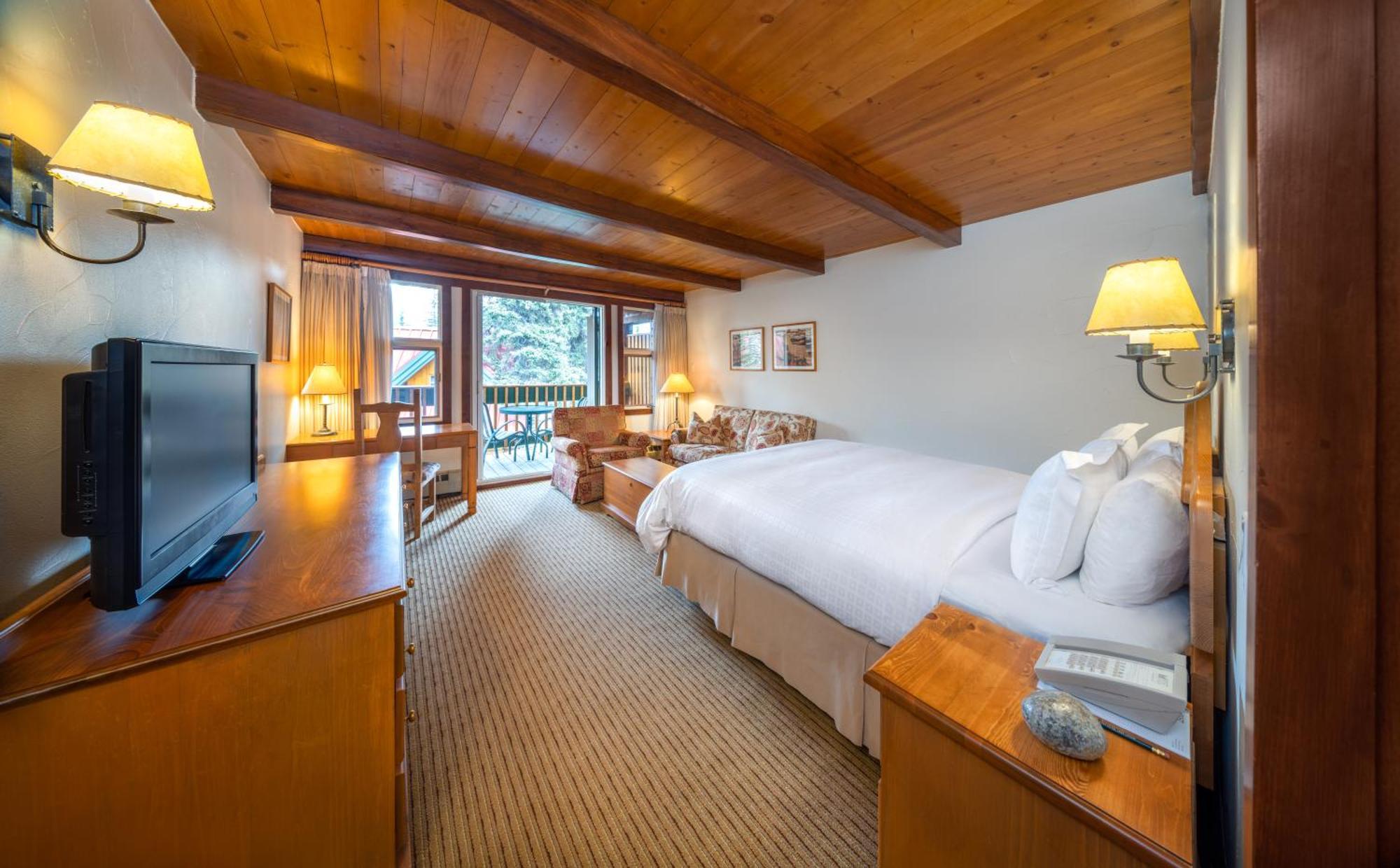 Post Hotel & Spa Лейк Луис Екстериор снимка