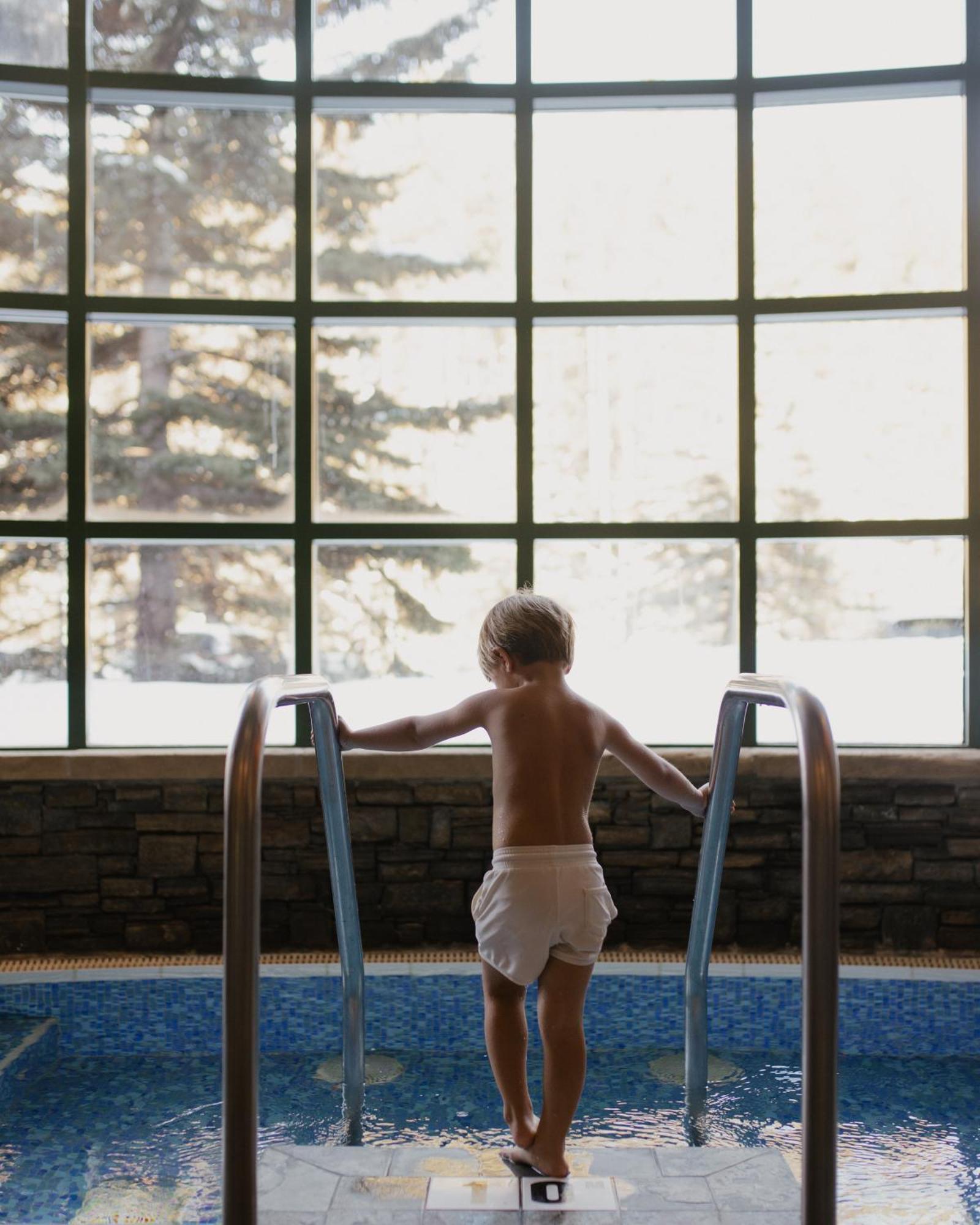 Post Hotel & Spa Лейк Луис Екстериор снимка