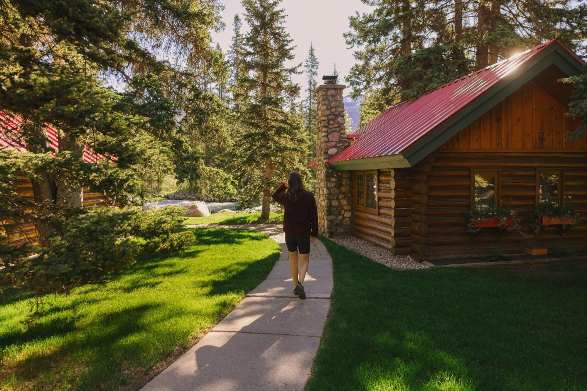 Post Hotel & Spa Лейк Луис Екстериор снимка